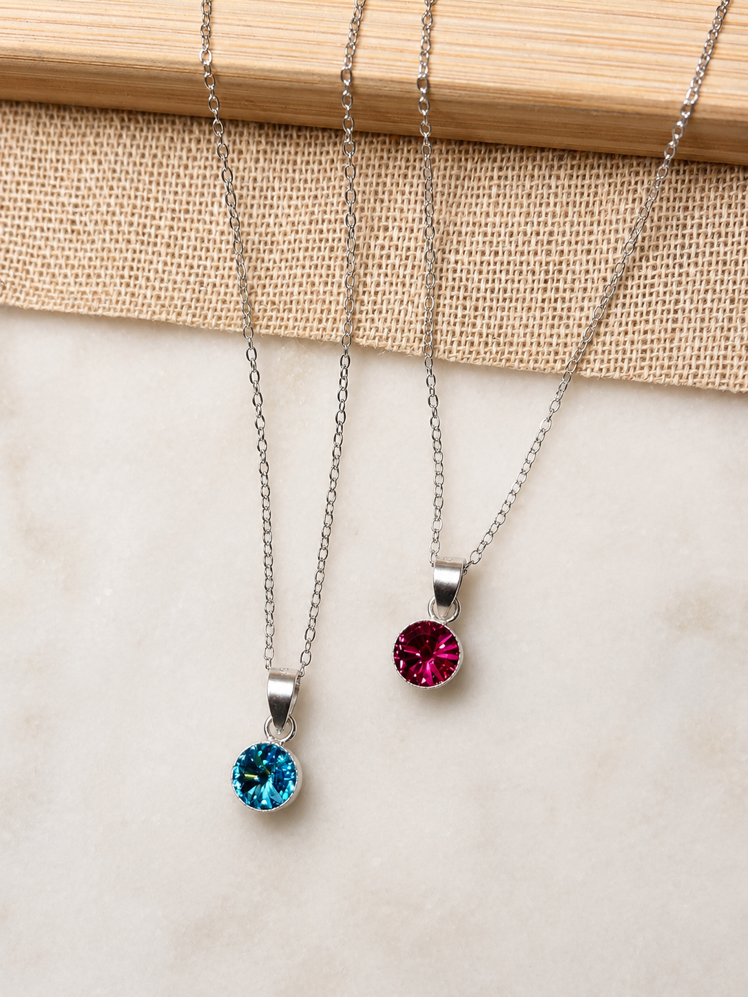 Collar punto de luz celeste