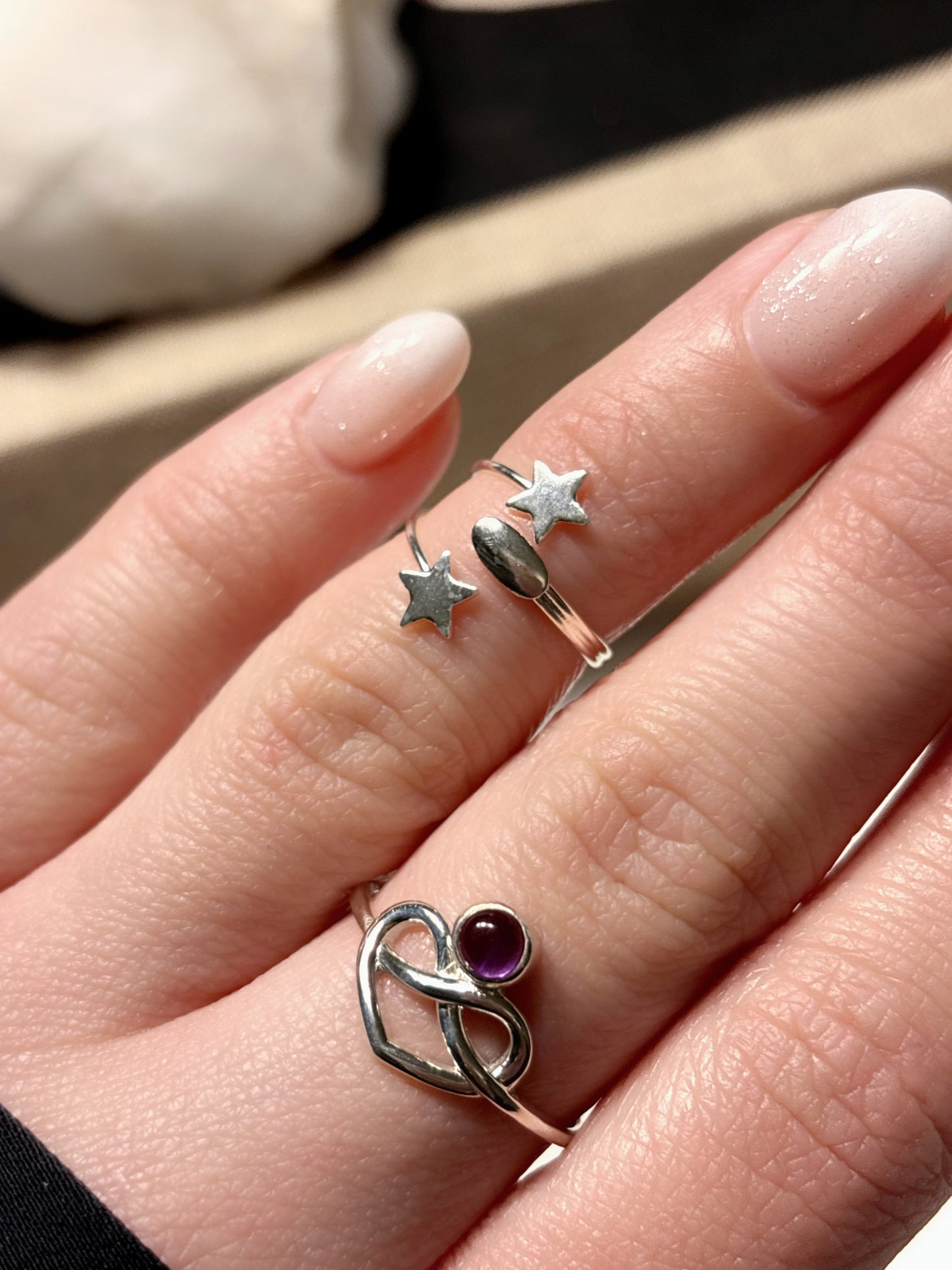 Anillo corazón infinito con amatista