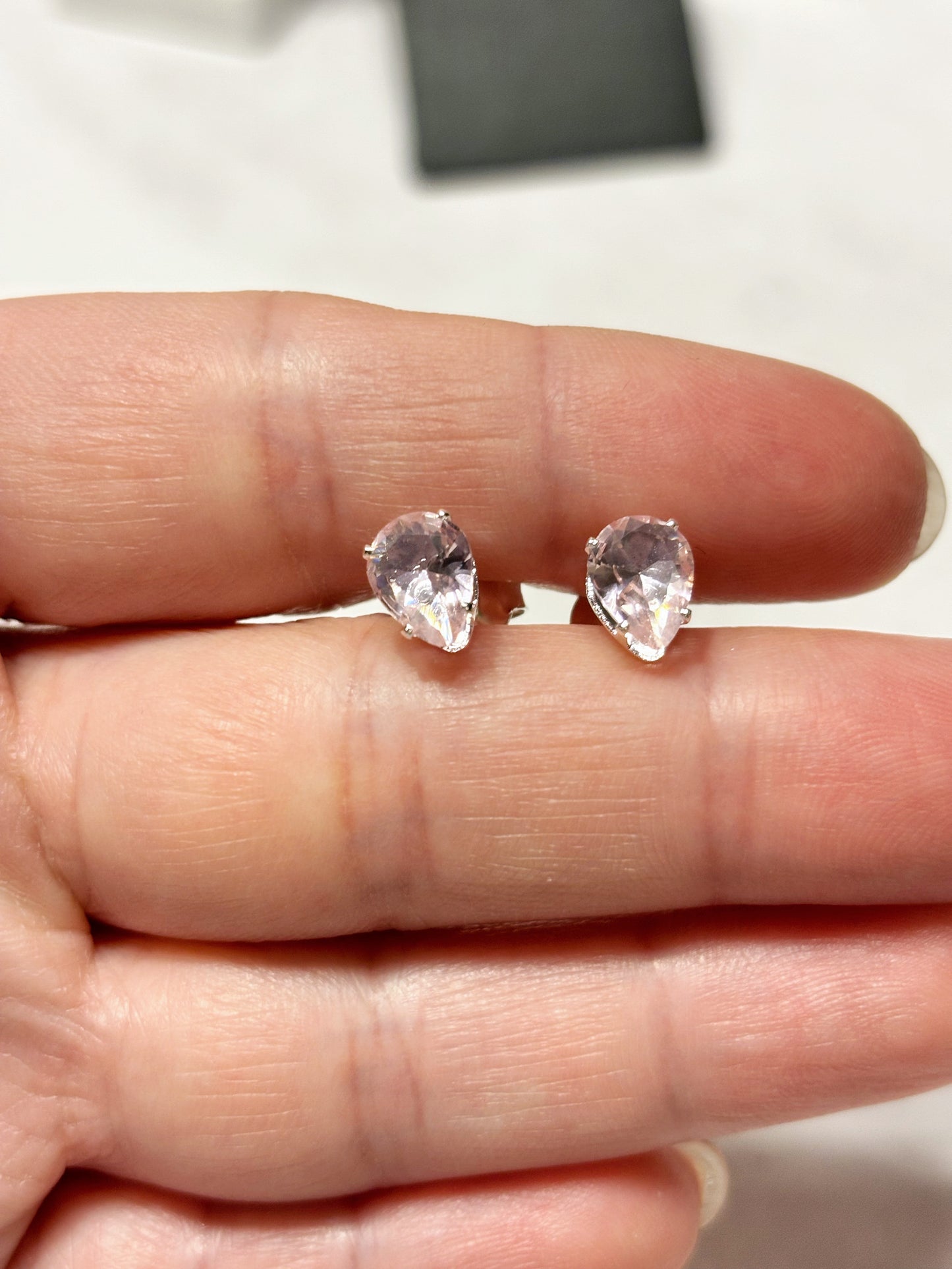 Aros enchapados en plata gota rosa pastel