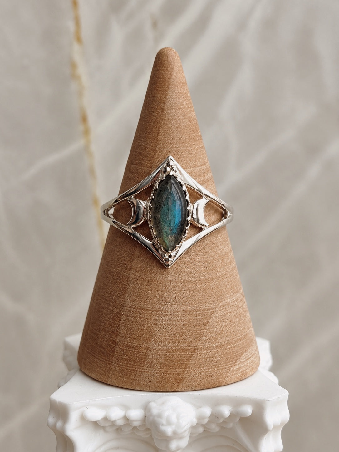 Anillo labradorita