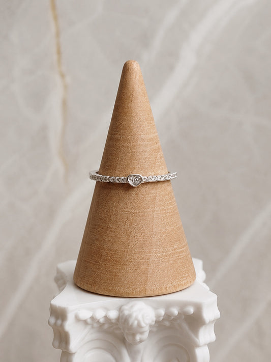 Anillo fino Corazón con Circones