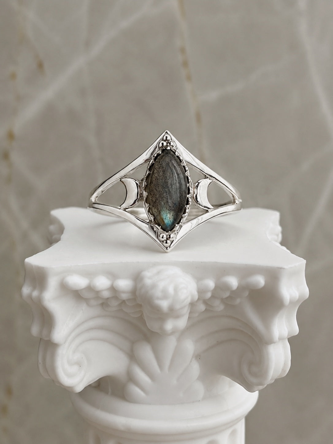 Anillo labradorita